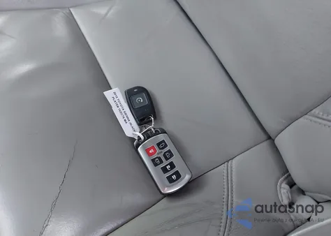 2015 Toyota Sienna Xle 7 Passenger z USA, uszkodzony, nr VIN 5TDDK3DC0FS115558